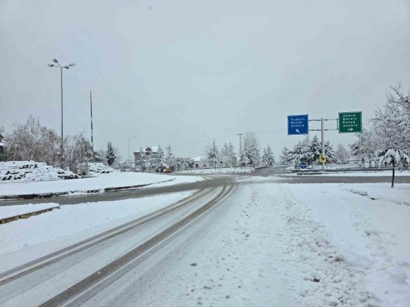POZANTI’DA KAR YAĞIŞI ETKİLİ OLDU