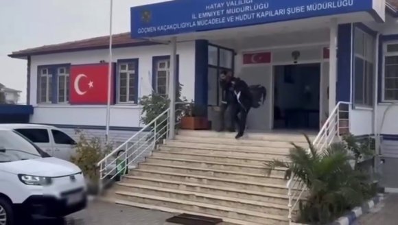 HATAY’DA ARAÇTA 6 KAÇAK GÖÇMEN YAKALANDI