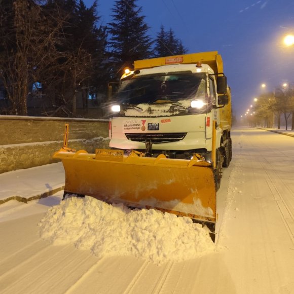 KAHRAMANMARAŞ’IN KUZEY İLÇELERİNDE KAR MÜCADELESİ