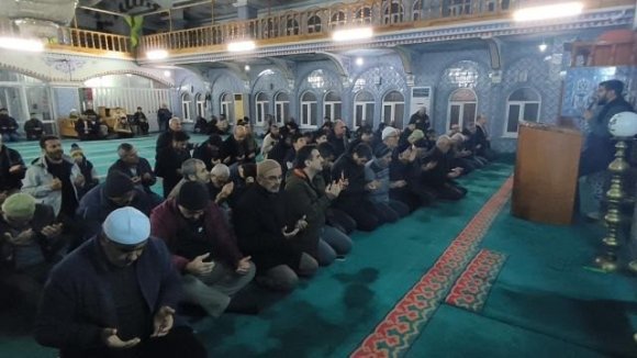 ANAMUR’DA YENİ YILIN İLK SABAHI CAMİLERDE KARŞILANDI