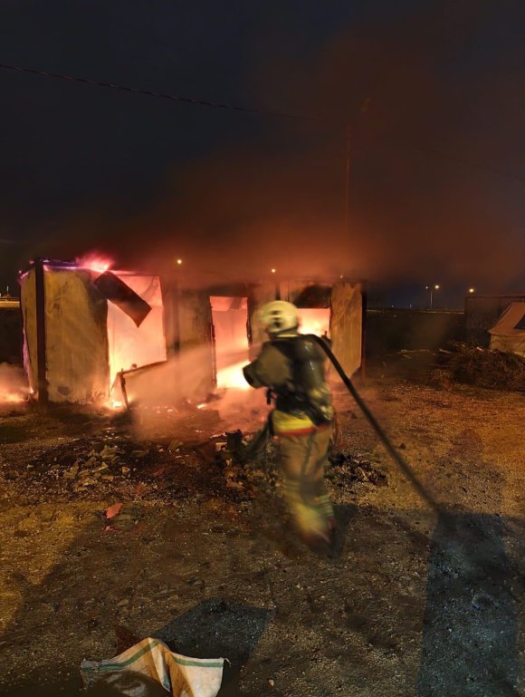 ANTAKYA’DA KONTEYNER YANGINI
