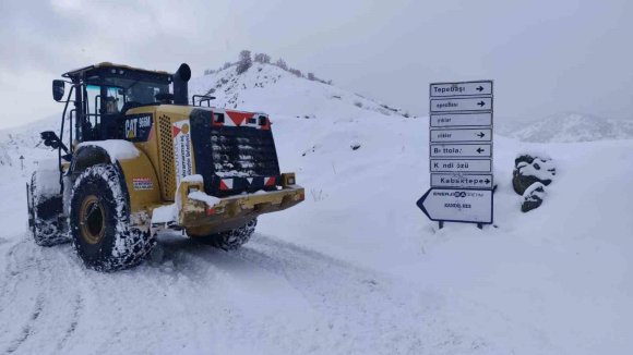 KAHRAMANMARAŞ’IN KUZEY İLÇELERİNDE KAR MESAİSİ