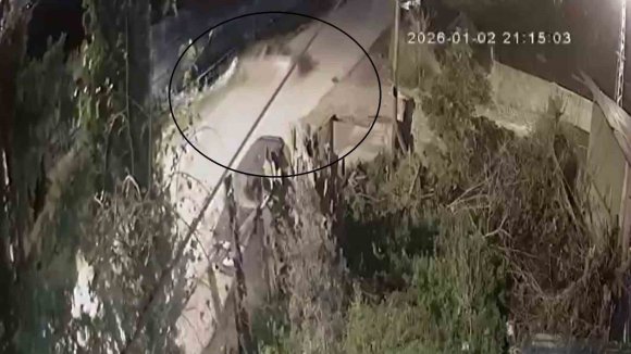 OTOMOBİLİN SU KANALINA UÇTU: 3 YARALI