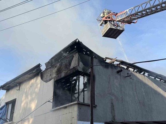 MÜSTAKİL EVDE KORKUTAN YANGIN