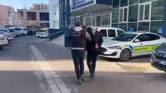 VERGİ SUÇUNDAN HAPİS CEZASI İLE ARANAN ŞAHIS YAKALANDI