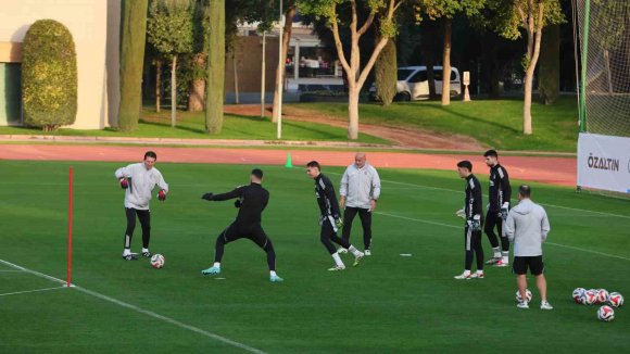 BEŞİKTAŞ, DEVRE ARASI ÇALIŞMALARINI ANTALYA’DA SÜRDÜRÜYOR