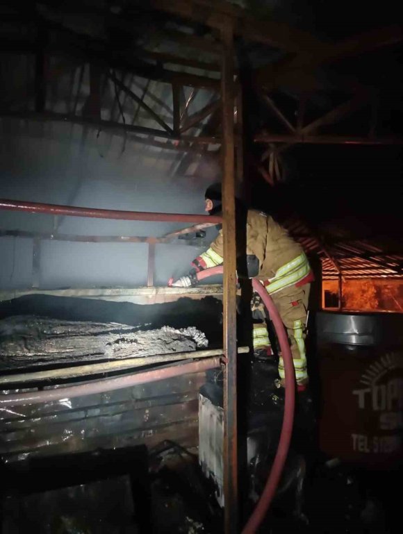 SAMANDAĞ’DA ODUNLUK YANGINI