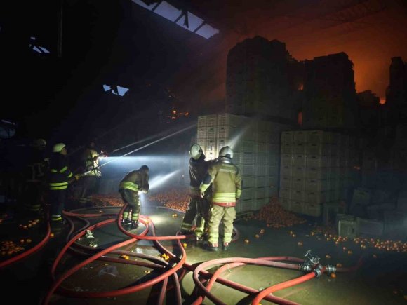 PANTOLONUNU GİYMEK İÇİN GERİ DÖNEN 19 YAŞINDAKİ İŞÇİ DUMANDAN ETKİLENEREK ÖLDÜ