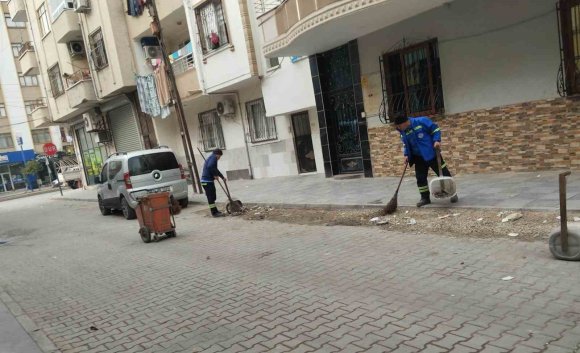 AKDENİZ’DE ÇEVRE TEMİZLİĞİ ARALIKSIZ SÜRÜYOR