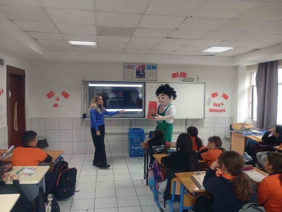 KEMER BELEDİYESİ’NDEN ÖĞRENCİLERE SIFIR ATIK EĞİTİMİ