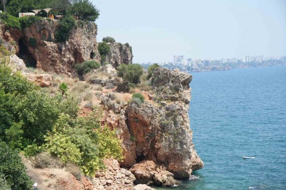 PROF.DR. DİPOVA:"FALEZLERİ KAYBEDERSEK YALNIZ ANTALYA DEĞİL DÜNYA KAYBEDER"