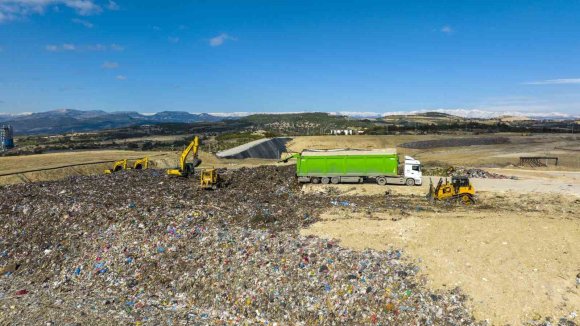 MERSİN BÜYÜKŞEHİR, ATIKTAN 117 BİN MEGAVAT ELEKTRİK ENERJİSİ ÜRETTİ