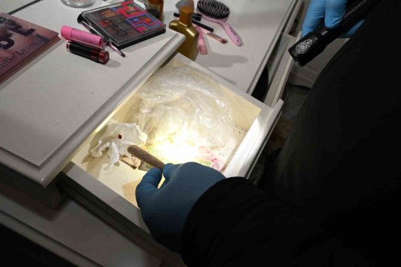 ÖZEL HAREKATLI BASKINDA CİNAYETTEN 27 YIL HAPİS CEZASIYLA ARANAN HÜKÜMLÜ YAKALANDI