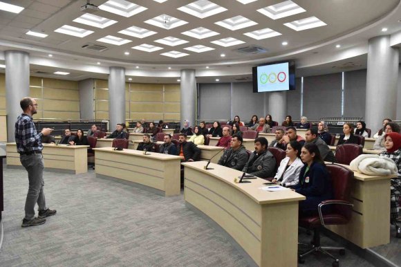 KEPEZ BELEDİYESİ’NDEN YAŞLI DOSTU KENTE GÜÇLÜ ADIM