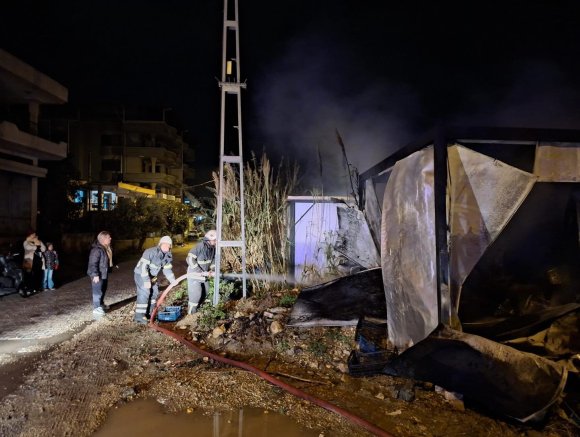 SAMANDAĞ’DA KONTEYNER YANGINI