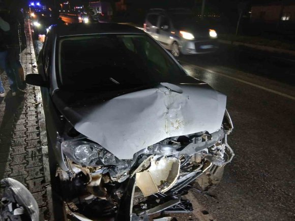 KIRIKHAN’DA TRAFİK KAZASI: 6 YARALI