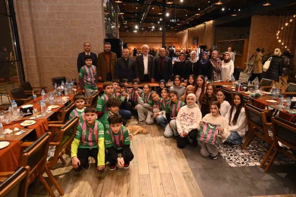 BAŞKAN BAŞDEĞİRMEN, ŞAMPİYON TAKIMLA BULUŞTU