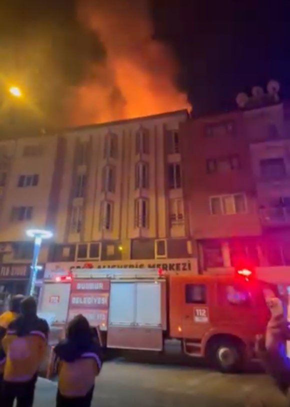 BURDUR’DA 4 KATLI BİNADA KORKUTAN YANGIN