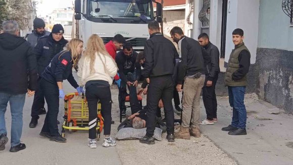 TARTIŞTIĞI DAYISINI SOKAK ORTASINDA VURDU