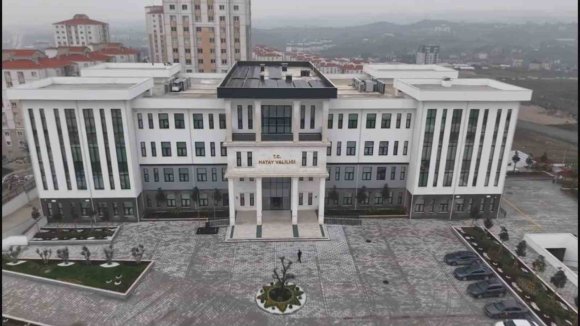 VATANDAŞLA DEVLETİ BULUŞTURAN HATAY VALİLİĞİ’NİN YENİ BİNASI HİZMETE BAŞLADI