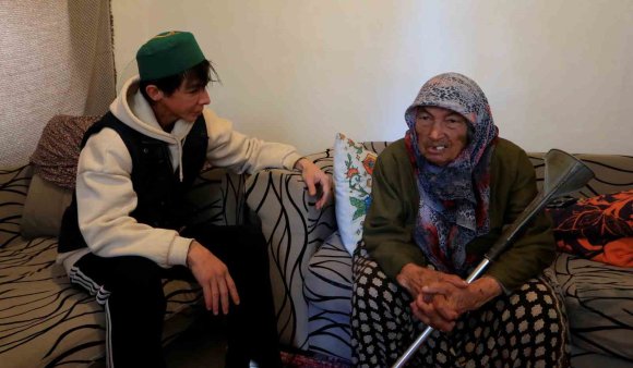 EVİNİN KAPISINI AÇTIĞI 20 YILLIK ARKADAŞI EVDEN ELEKTRİKLİ BİSİKLETİ ALIP ANNEANNESİNİ BIRAKARAK ORTADAN KAYBOLDU