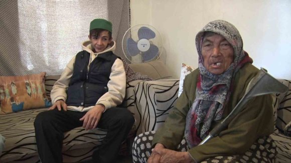 EVİNİN KAPISINI AÇTIĞI 20 YILLIK ARKADAŞI EVDEN ELEKTRİKLİ BİSİKLETİ ALIP ANNEANNESİNİ BIRAKARAK ORTADAN KAYBOLDU