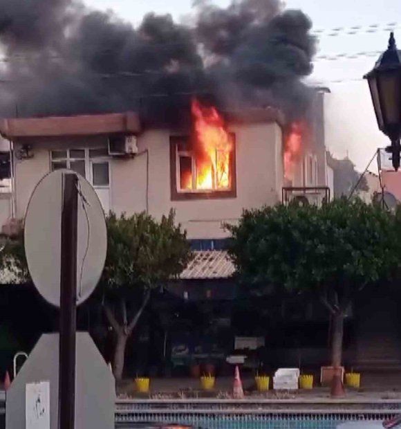 MÜSTAKİL EV ALEVLERE TESLİM OLDU