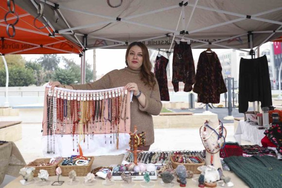 MERSİN’DE KADIN EMEĞİ KENT MEYDANINDA DEĞER BULUYOR