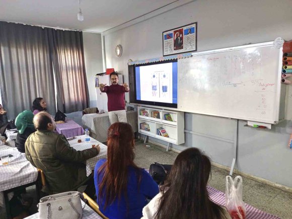 BOZYAZI’DA ÖĞRETMENLERE ’ÇOCUKLARDA VÜCUT SAĞLIĞI VE DOĞRU POSTÜR’ EĞİTİMİ VERİLDİ