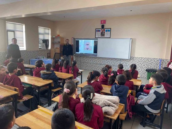 OKULLARDA AĞIZ VE DİŞ SAĞLIĞI SEFERBERLİĞİ