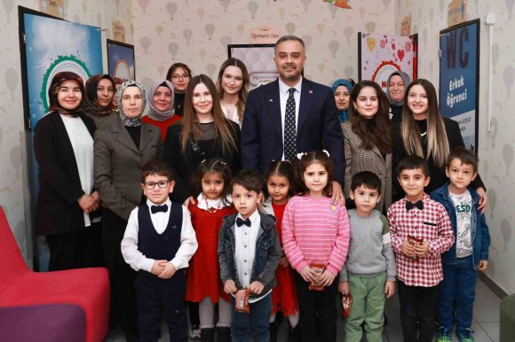 BAŞKAN TOPTAŞ’A KARNE PROGRAMINDA DOĞUM GÜNÜ SÜRPRİZİ