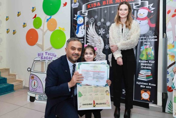 BAŞKAN TOPTAŞ’A KARNE PROGRAMINDA DOĞUM GÜNÜ SÜRPRİZİ