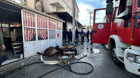 AKSU’DA İŞ YERİ YANGINI KORKUTTU