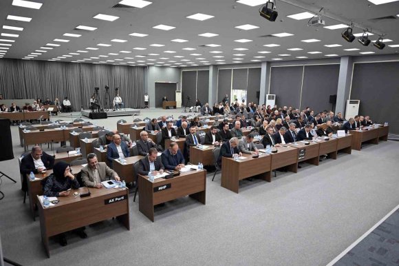 MERSİN BÜYÜKŞEHİR MECLİSİNDE 2,5 MİLYAR TL’LİK BORÇLANMA TARTIŞILDI