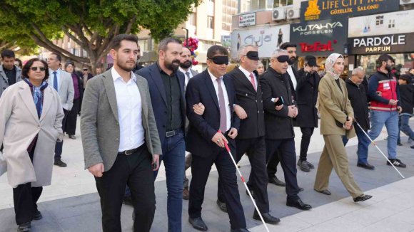 TARSUS’TA BEYAZ BASTON HAFTASI’NDA FARKINDALIK YÜRÜYÜŞÜ