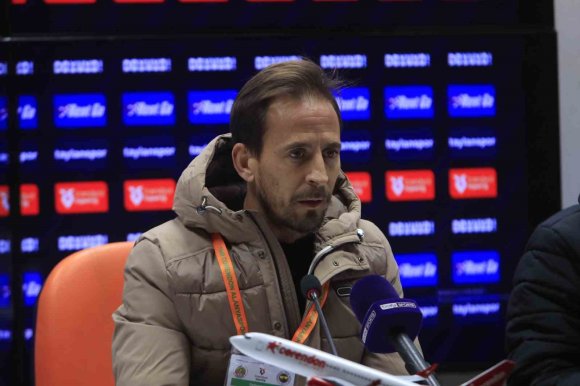 JOAO PEREİRA: "İKİNCİ YARI RAKİBİN DEĞİŞİKLİĞİ İLE NE YAPACAĞIMIZI UNUTTUK"