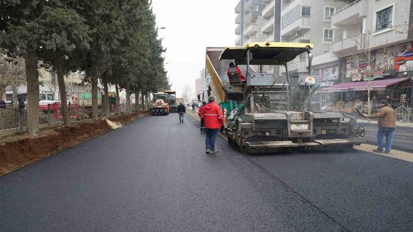 KAHRAMANMARAŞ’TA AZERBAYCAN BULVARI’NA ASFALT ÇALIŞMASI