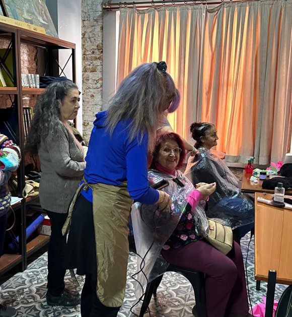 MURATPAŞA’NIN YAŞLI EVLERİ’NDE KİŞİSEL BAKIM UYGULAMASI