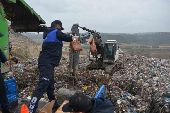 MERSİN’DE HALK SAĞLIĞINI TEHDİT EDEN GIDALARA GEÇİT VERİLMEDİ