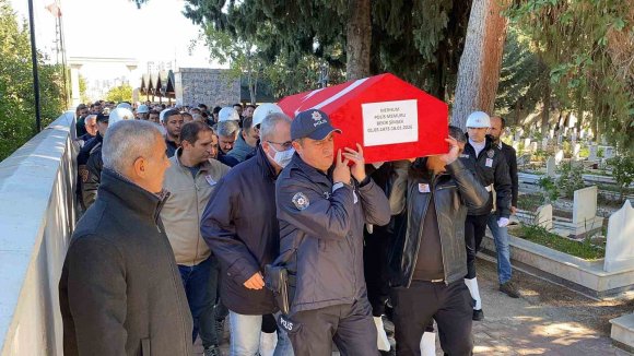 VEFAT EDEN POLİS MEMURU TÖRENLE SON YOLCULUĞUNA UĞURLANDI