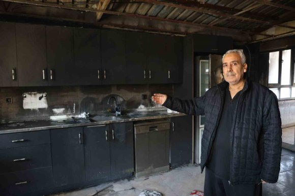 DEPREMDE EVİ YIKILAN AİLE YANGINLA İKİNCİ KEZ YUVASIZ KALDI