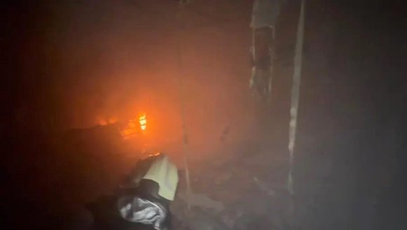 DEPREMDE EVİ YIKILAN AİLE YANGINLA İKİNCİ KEZ YUVASIZ KALDI