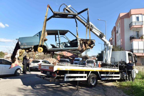 KEPEZ’DE TERK EDİLMİŞ HURDA ARAÇLAR KALDIRILDI