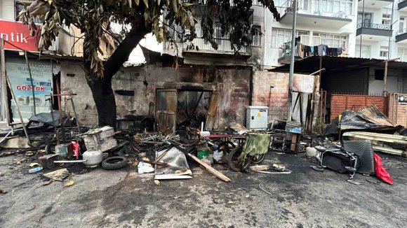 MERSİN’DE KUNDAKLANAN EVDE 58 YAŞINDAKİ KİŞİ AĞIR YARALANDI