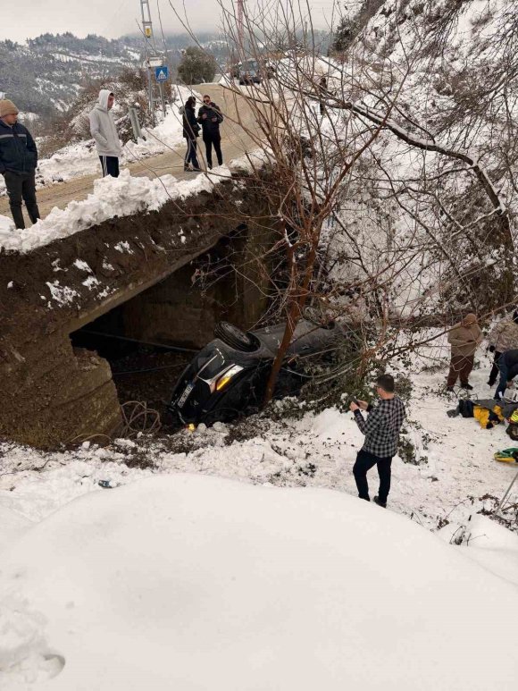 HATAY’DA TRAFİK KAZASI: 5 YARALI