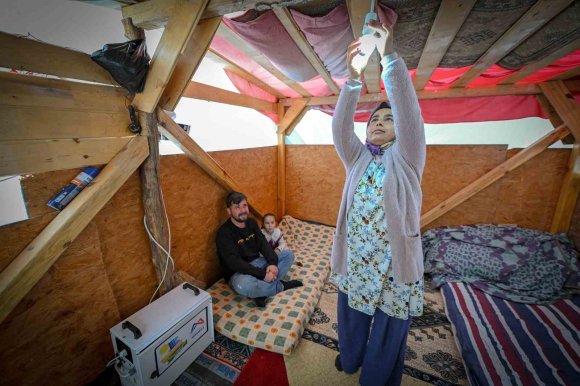 GÜNEŞ PANELİ DESTEĞİYLE KONARGÖÇER YÖRÜKLER ENERJİYE KAVUŞTU