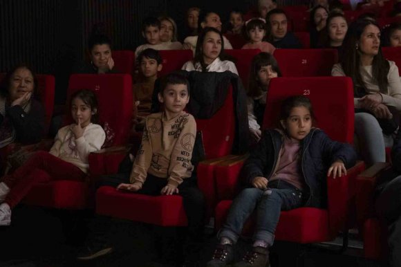 MERSİN’DE YARIYIL TATİLİNDE ÇOCUKLARA ÜCRETSİZ TİYATRO ŞENLİĞİ