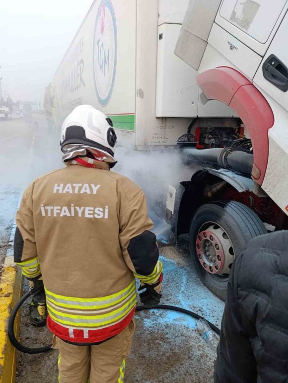 REYHANLI’DA TIR YANGINI