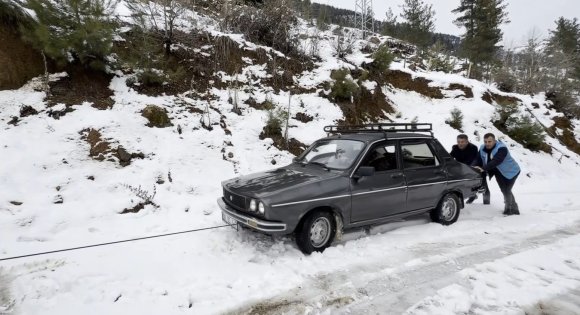 KIŞ GÜNÜ BELEDİYE EKİPLERİNDEN İKRAM