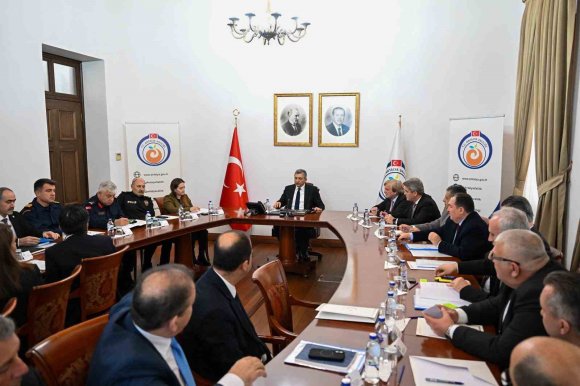 ANTALYA AŞIRI YAĞIŞLARA KARŞI TEYAKKUZDA